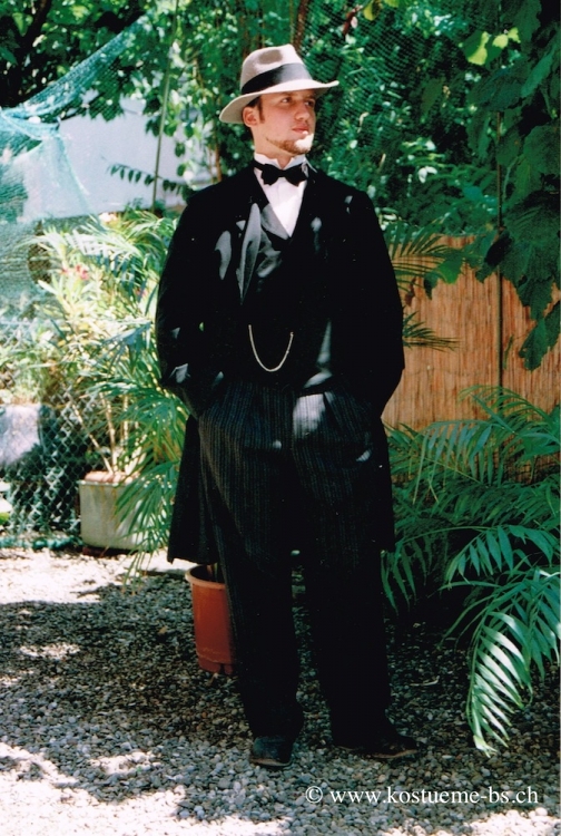 20er Jahre Anzug mit Gehrock